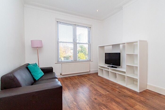 2 Bedroom Flat To Rent In Datmouth Rd, Kilburn, NW2