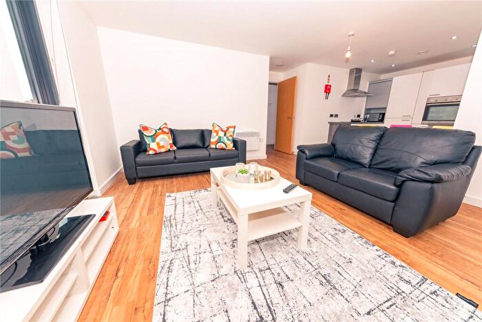 3 Bedroom Flat To Rent In The Courtyard, Stanhope St, Liverpool, L8