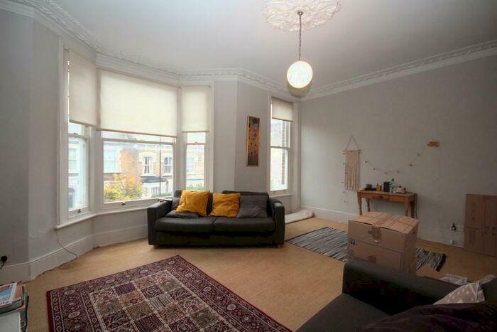 3 Bedroom Maisonette To Rent In Fairbridge Road, Archway, London, N19