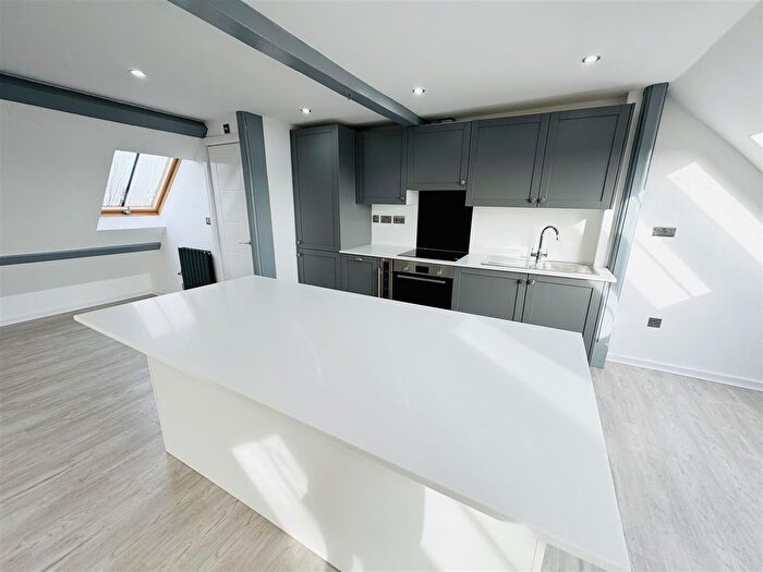 4 Bedroom Flat To Rent In Vale Road, St Wulstans Apartments, Stourport On Severn, DY13