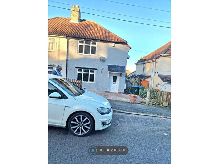 3 Bedroom Semi-Detached House To Rent In Grace Road, Tividale, Oldbury, B69