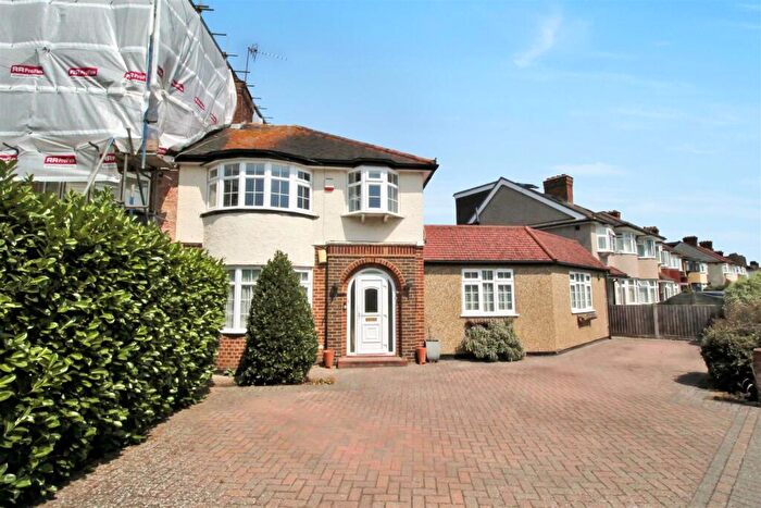 3 Bedroom Semi Detached House For Sale In River Way, Ewell Court, KT19
