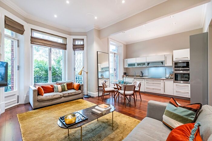 2 Bedroom Flat To Rent In Sloane Gardens, London, SW1W