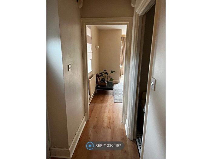 1 Bedroom Flat To Rent In Hendon Lane, London, N3