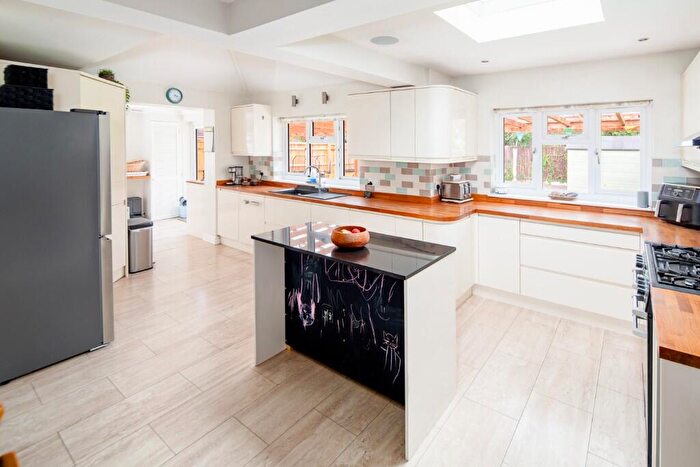 3 Bedroom Semi-Detached Bungalow For Sale In Fallowfields, Bicester, Oxfordshire, OX26