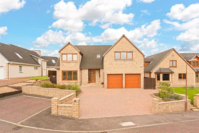 4 Bedroom Detached House For Sale In Falla Hill Place, Fauldhouse, EH47