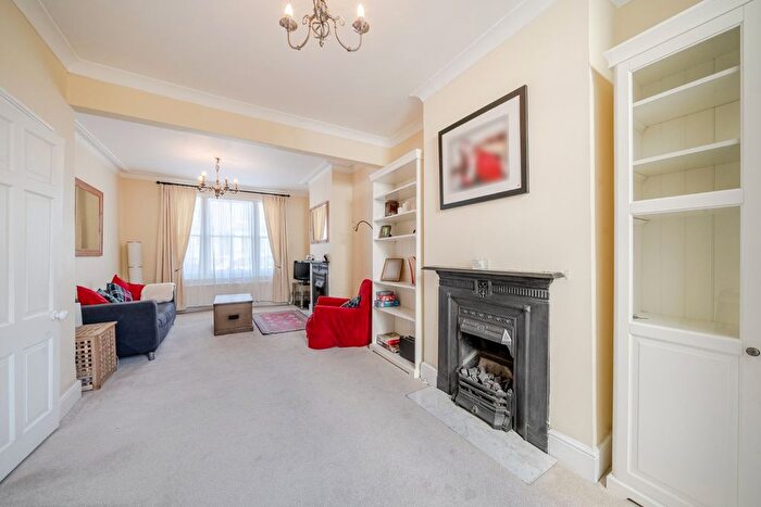 3 Bedroom Terraced House For Sale In Dymock Street, Fulham, London, SW6