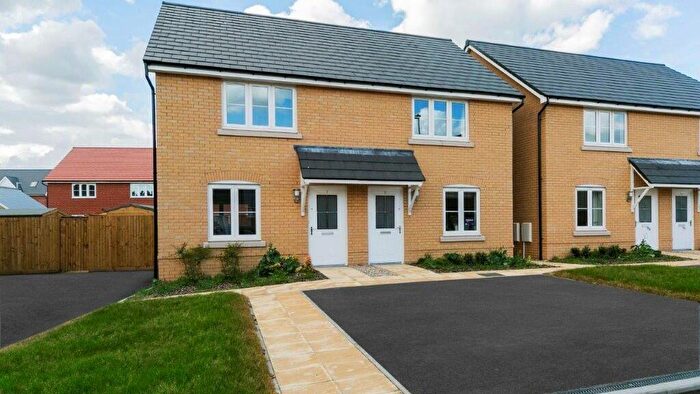 3 Bedroom Semi Detached House For Sale In Newfoundland Farm, Colney Lane, Norwich, NR4