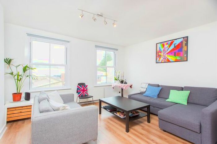 2 Bedroom Flat To Rent In Grafton Road, London, NW5