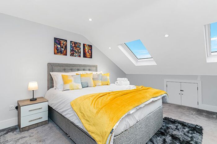 1 Bedroom House Of Multiple Occupation To Rent In Leahurst Rd, Hither Green, London, SE13