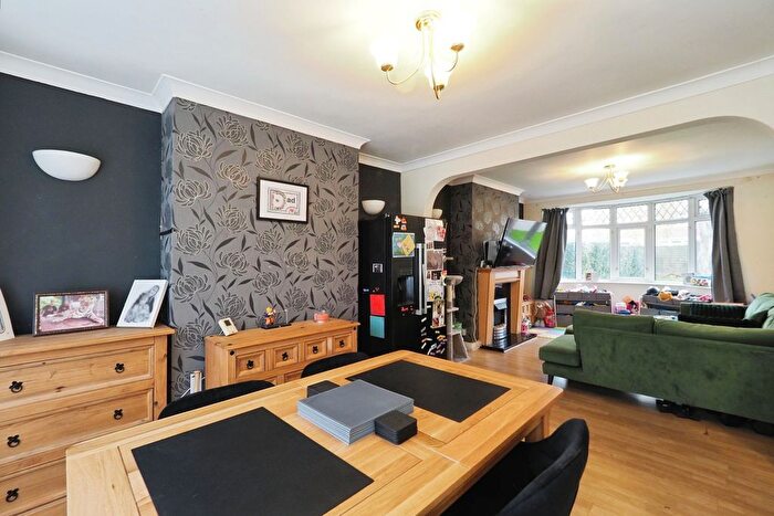 3 Bedroom Semi Detached House For Sale In Bannerman Road, Nottingham, NG17