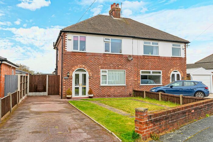 3 Bedroom Semi-Detached House To Rent In Beechfield Road, Grappenhall, Warrington, Cheshire, WA4