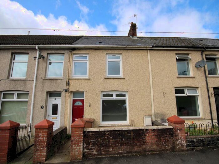 2 Bedroom Property To Rent In Penmaen Road, Pontllanfraith, Blackwood, NP12