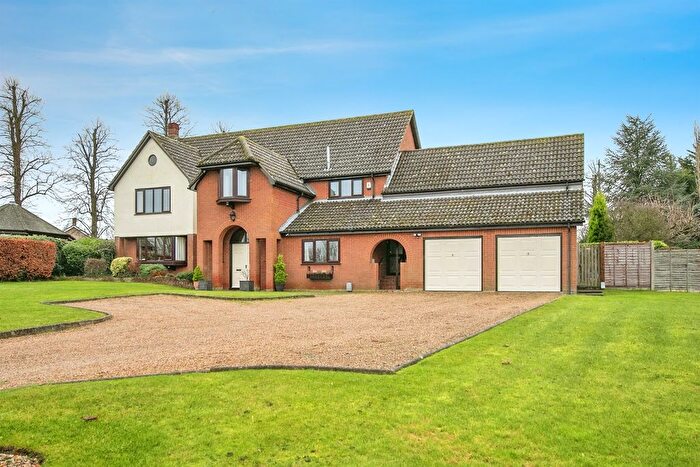6 Bedroom Detached House For Sale In Cranfield Park, Burstall, Ipswich, IP8