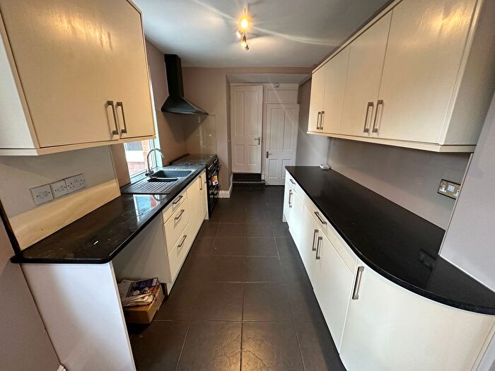 4 Bedroom End Of Terrace House To Rent In Winstonian Road, Cheltenham, GL52