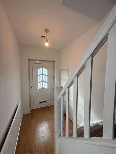 3 Bedroom Semi Detached House To Rent In Dean Drive, Edgware, HA7