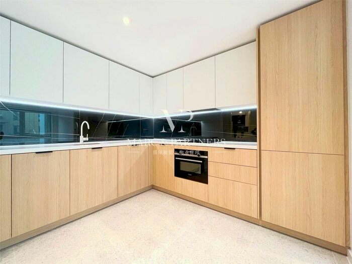 Studio To Rent In Bouchon Point, The Silk District, Cendal Crescent, London, E1