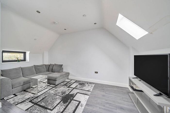1 Bedroom Maisonette To Rent In Elm Park, Stanmore, HA7