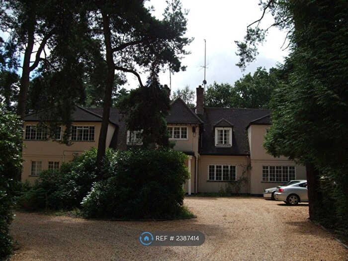 1 Bedroom Flat To Rent In Lakeside, Finchampstead, Wokingham, RG40