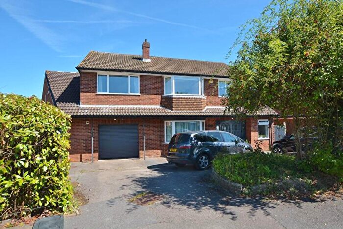 6 Bedroom Detached House For Sale In Crabtree Close, Beaconsfield, HP9