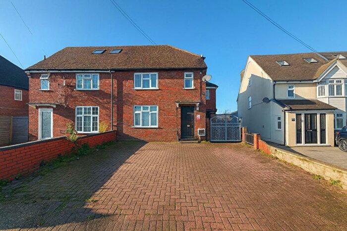 1 Bedroom Flat To Rent In Rutland Avenue, High Wycombe, HP12