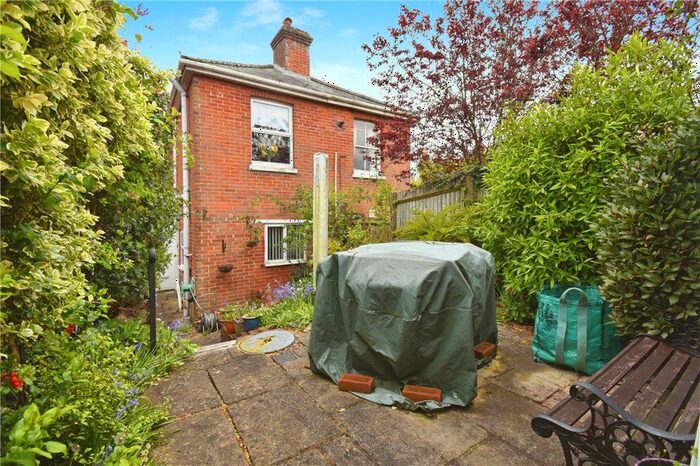 3 Bedroom Terraced House For Sale In Botley Road, Romsey, Hampshire, SO51