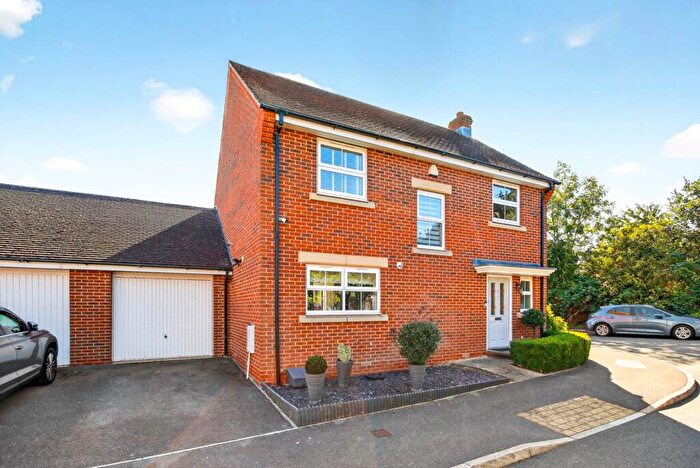 4 Bedroom Detached House For Sale In Ptarmigan Heights, Bracknell, RG12