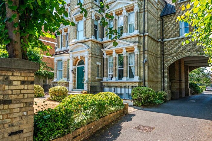 2 Bedroom Flat For Sale In Keswick Road, Putney, SW15