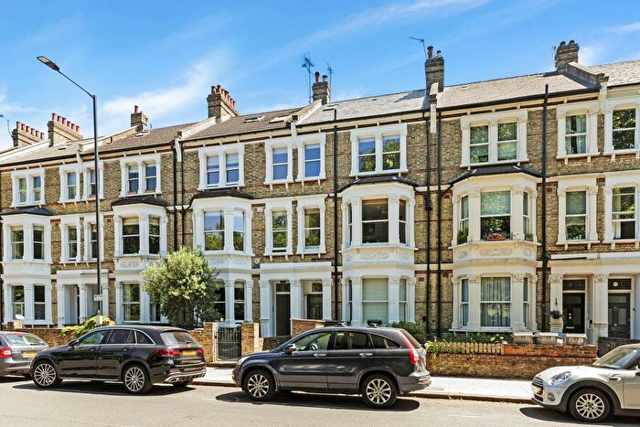 2 Bedroom Flat To Rent In Harvist Road, London, NW6