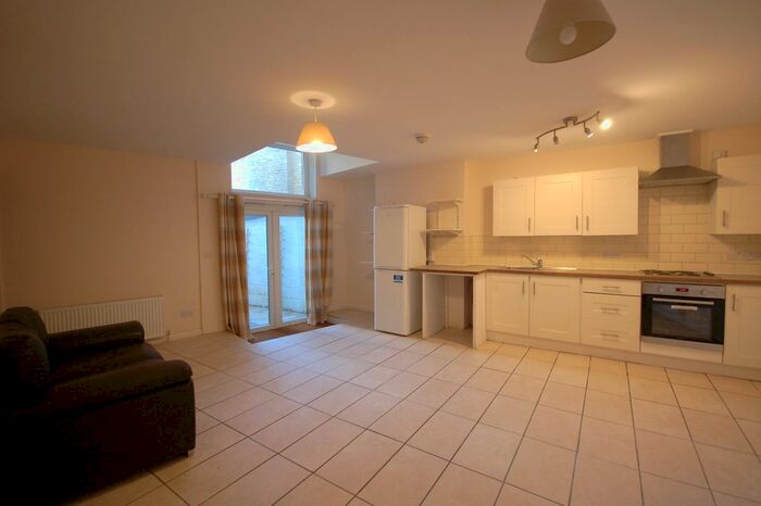 1 Bedroom Flat To Rent In Southfield Road, London, W4