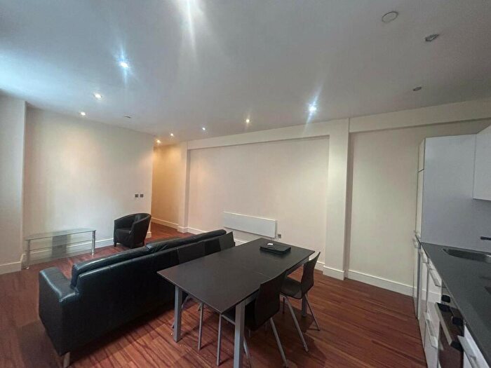 2 Bedroom Apartment To Rent In The Ropewalk, Nottingham, NG1