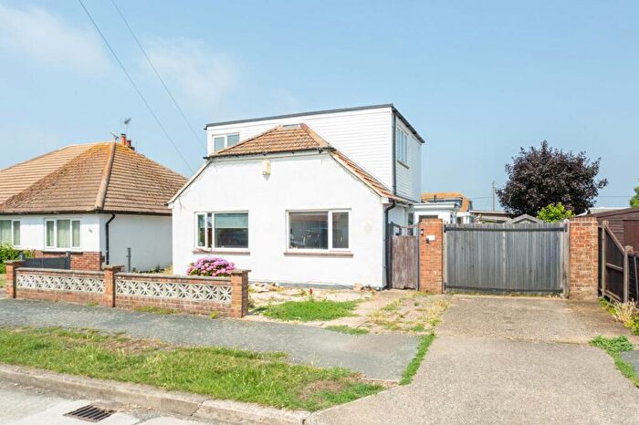 4 Bedroom Detached House For Sale In Russell Drive, Whitstable, Kent, CT5