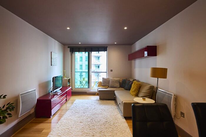 2 Bedroom Flat To Rent In Saint George Wharf, London, SW8
