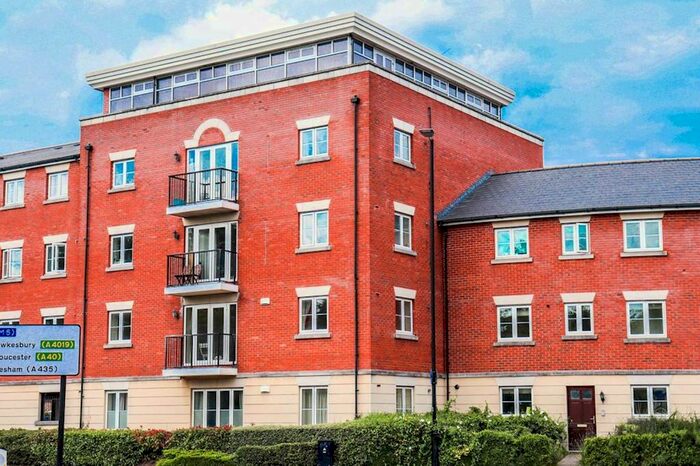 2 Bedroom Flat To Rent In Brookbank Close, Cheltenham, GL50