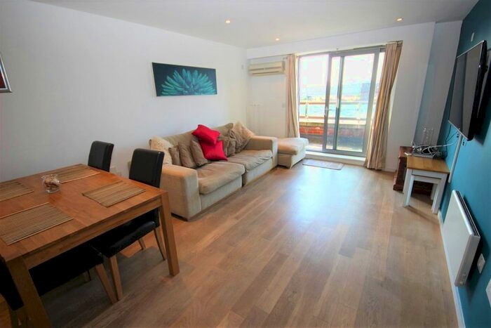 2 Bedroom Flat To Rent In Chester Road, Manchester, M15