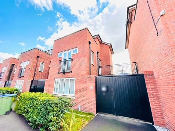 3 Bedroom House To Rent In The Pavilions, West Bromwich, B70