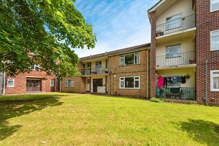 2 Bedroom Flat For Sale In Charden Court, York Drove, Southampton, Hampshire, SO18
