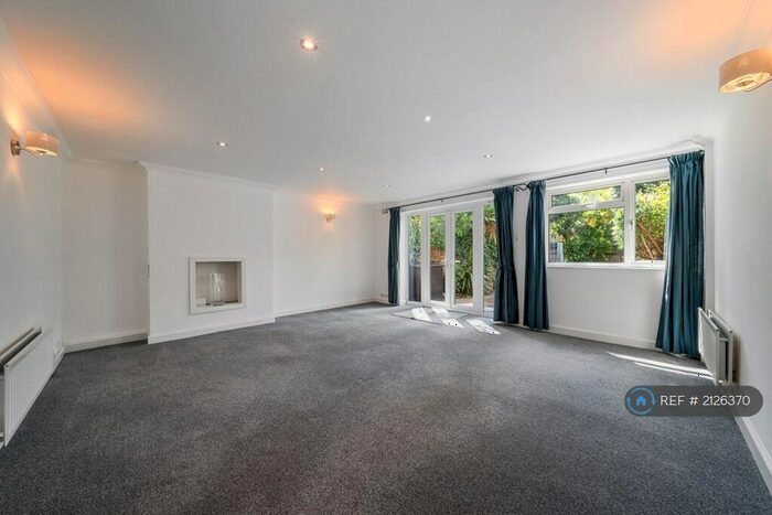 3 Bedroom Terraced House To Rent In Pagoda Gardens, London, SE3