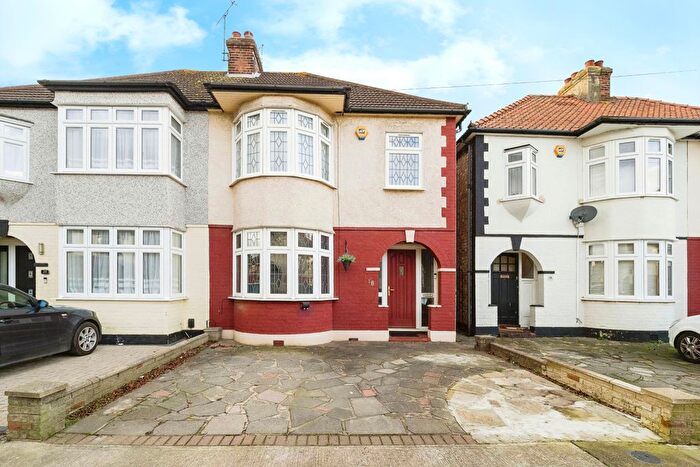 3 Bedroom Semi Detached House For Sale In Kingsley Gardens, Ardleigh Green, Hornchurch, RM11