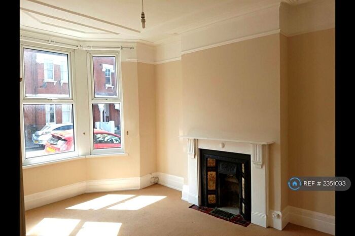 2 Bedroom Flat To Rent In Ulverstone Rd, London, SE27