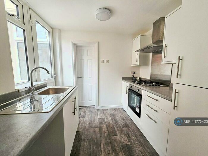 2 Bedroom Flat To Rent In Ashley Road, South Shields, NE34