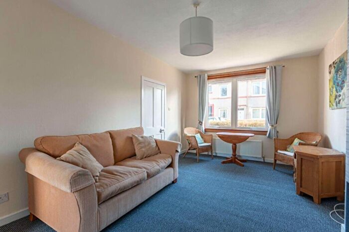 2 Bedroom Flat To Rent In Lt Featherhall Place, Edinburgh, EH12