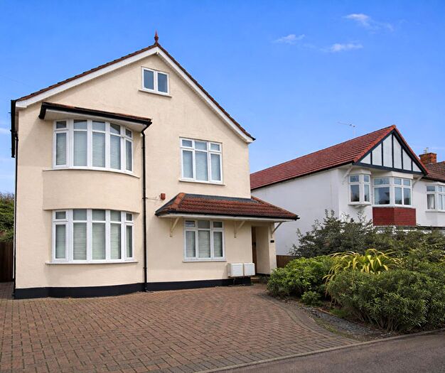 2 Bedroom Flat To Rent In Tankerville Drive, Leigh-On-Sea, SS9