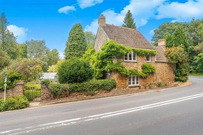 4 Bedroom Detached House For Sale In South Newington, Banbury, OX15