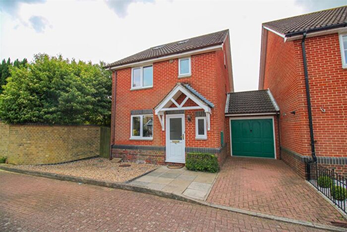 4 Bedroom Link Detached House For Sale In Ashworth Place, Church Langley, CM17