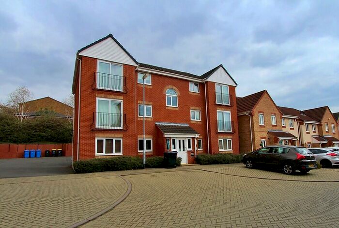 2 Bedroom Ground Flat To Rent In Peel Drive, Wilnecote, B77