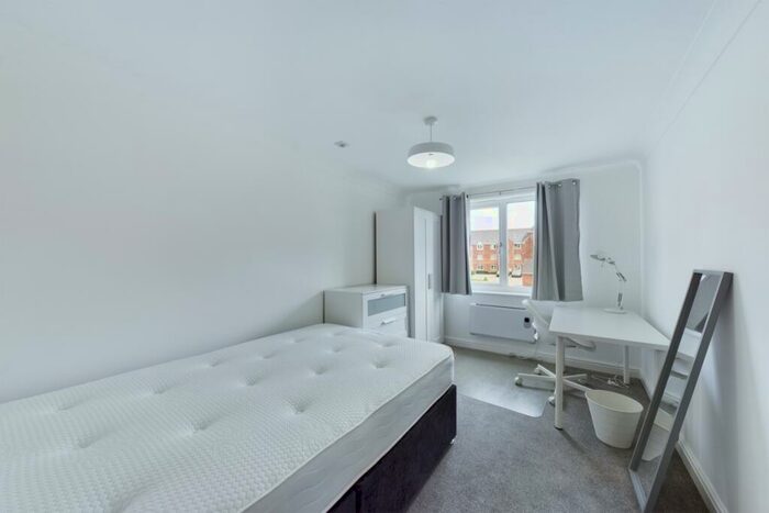 2 Bedroom Flat To Rent In Henry Bird Way, Northampton, NN4