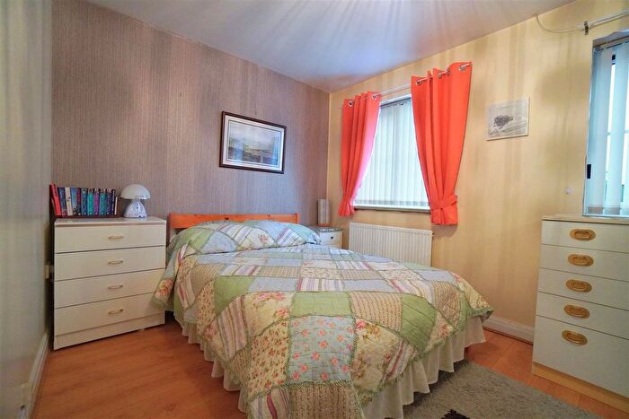 2 Bedroom Semi Detached House For Sale In Nettle Hill, Newport, Brough, HU15