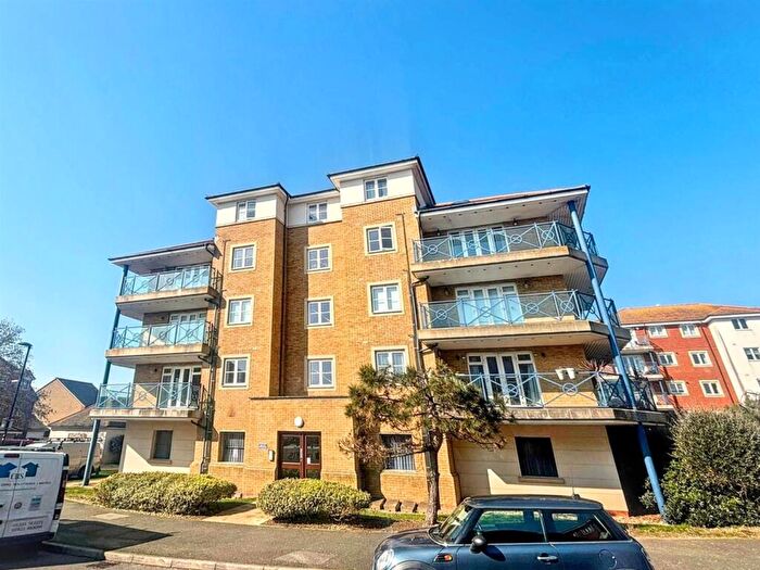 2 Bedroom Flat For Sale In Martinique Way, Eastbourne, BN23