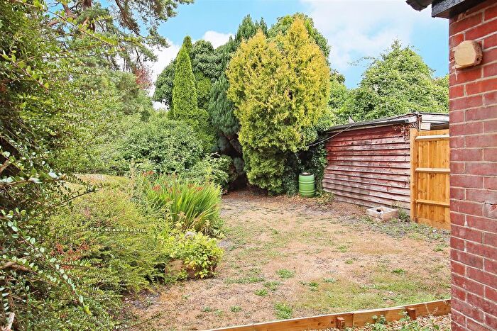 2 Bedroom Detached House For Sale In High Street, Stockbridge, SO20